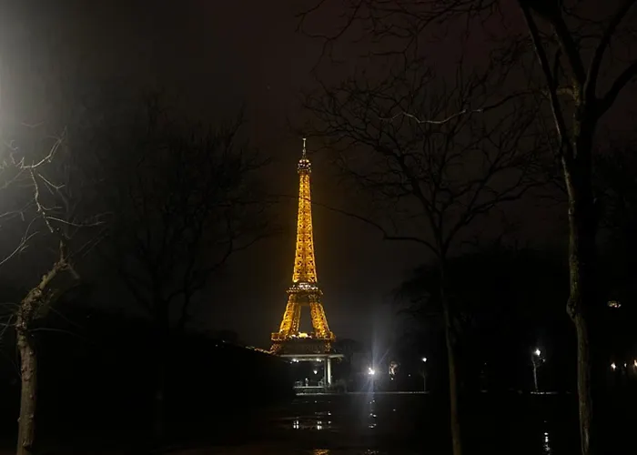 Eiffel Tower View Haussmanian Charm 2Min Walk From The Eiffel Tower Gardens